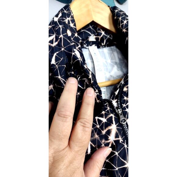 Lululemon Miss Misty II Wind & Water Resistant Jacket Size 6 - Picture 15 of 16